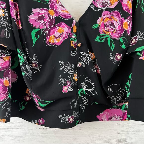 Torrid NWT Floral Chiffon Crop Blouse Size 2X - Picture 6 of 10